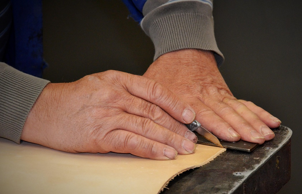 workshop hands laptops